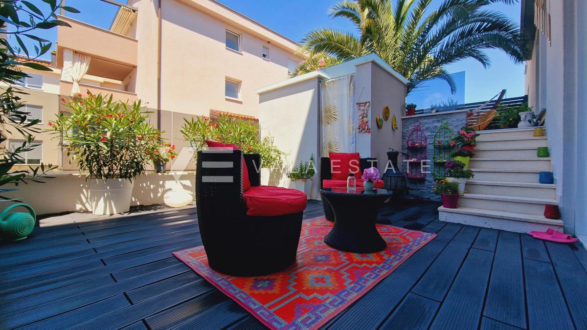 APPARTAMENTO AL PIANO TERRA CON GIARDINO A SOLI 150 M DAL MARE