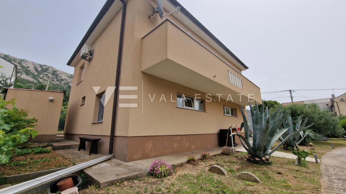 CASA INDIPENDENTE CON DUE UNITA' RESIDENZIALI SEPARATE E AMPIO GIARDINO