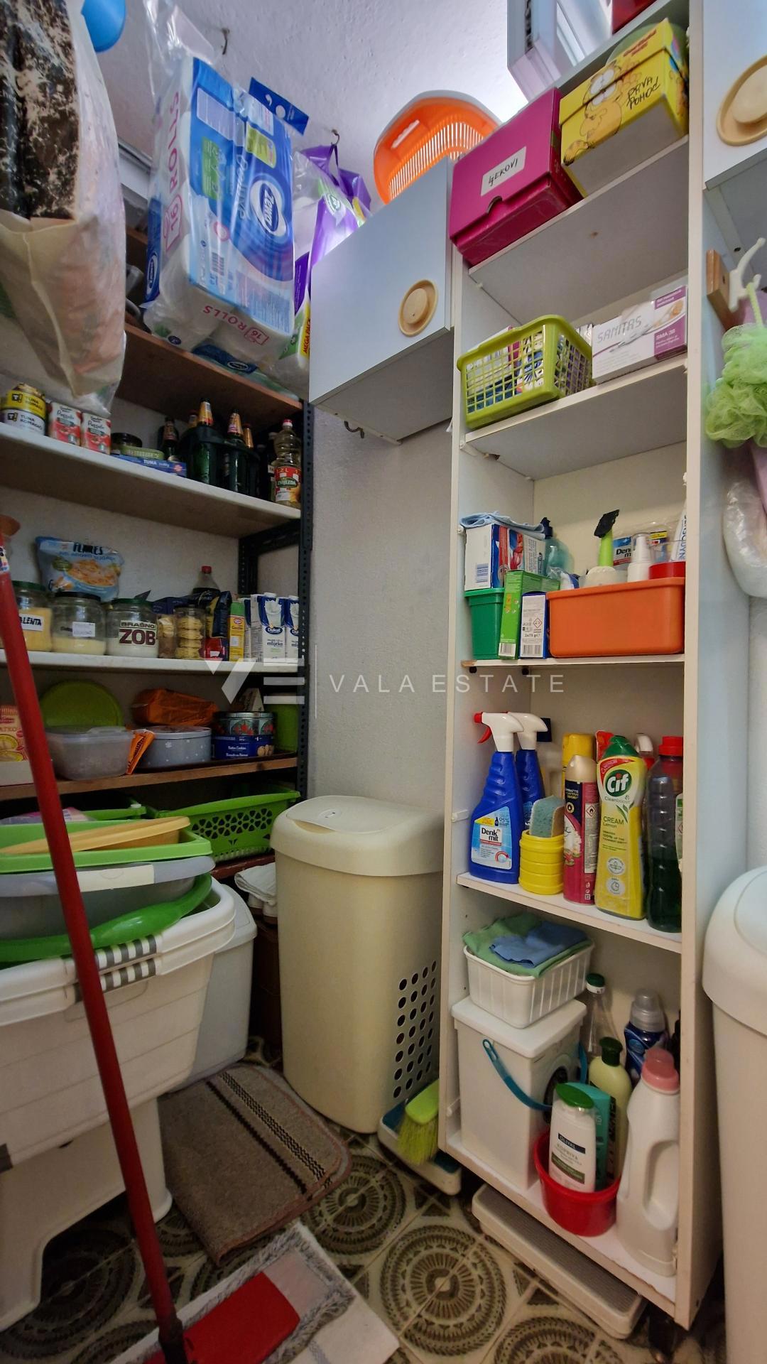CASA INDIPENDENTE CON DUE UNITA' RESIDENZIALI SEPARATE E AMPIO GIARDINO