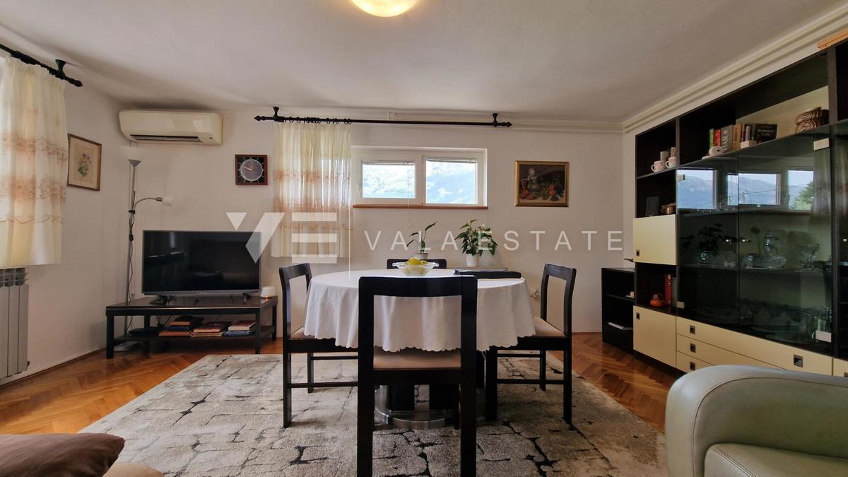 CASA INDIPENDENTE CON DUE UNITA' RESIDENZIALI SEPARATE E AMPIO GIARDINO