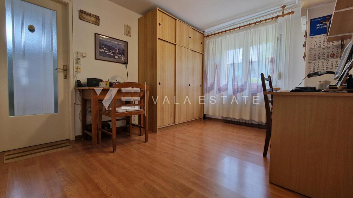 CASA INDIPENDENTE CON DUE UNITA' RESIDENZIALI SEPARATE E AMPIO GIARDINO