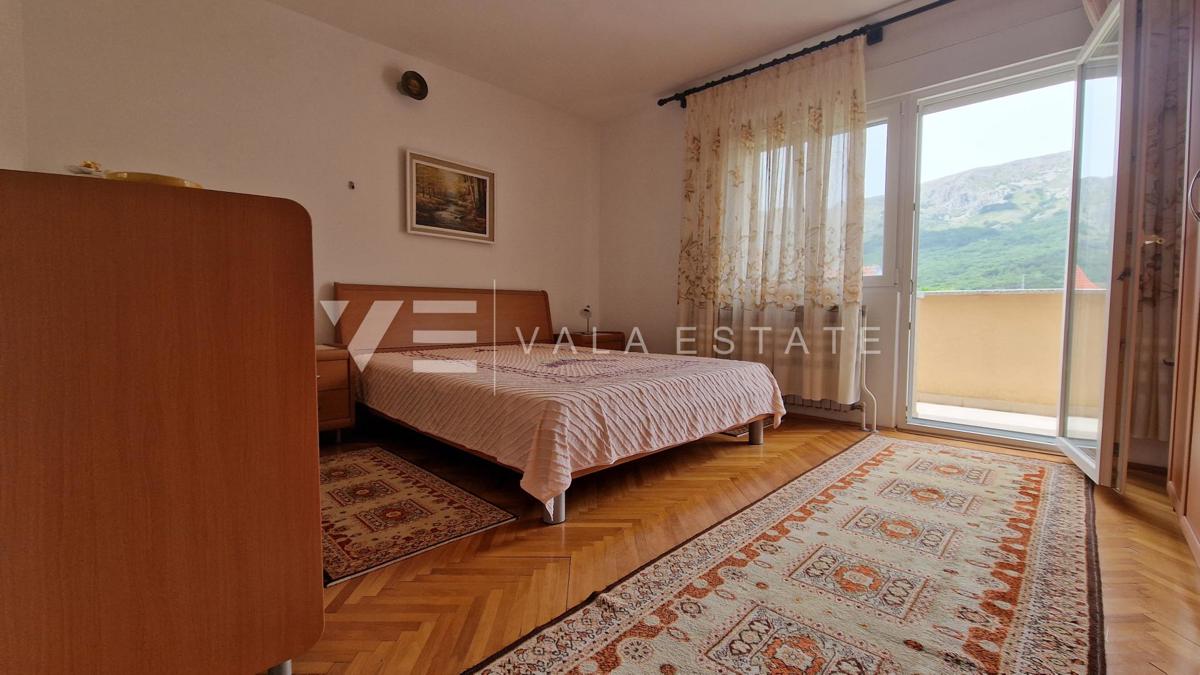 CASA INDIPENDENTE CON DUE UNITA' RESIDENZIALI SEPARATE E AMPIO GIARDINO