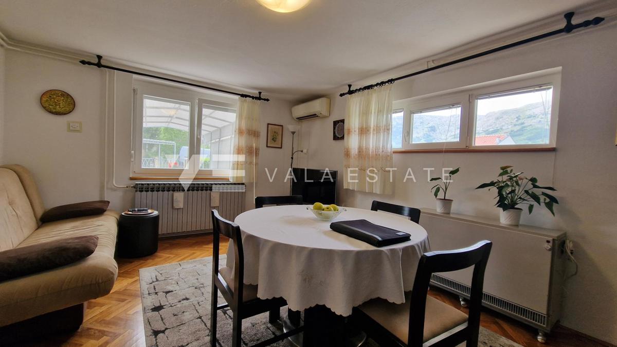 CASA INDIPENDENTE CON DUE UNITA' RESIDENZIALI SEPARATE E AMPIO GIARDINO