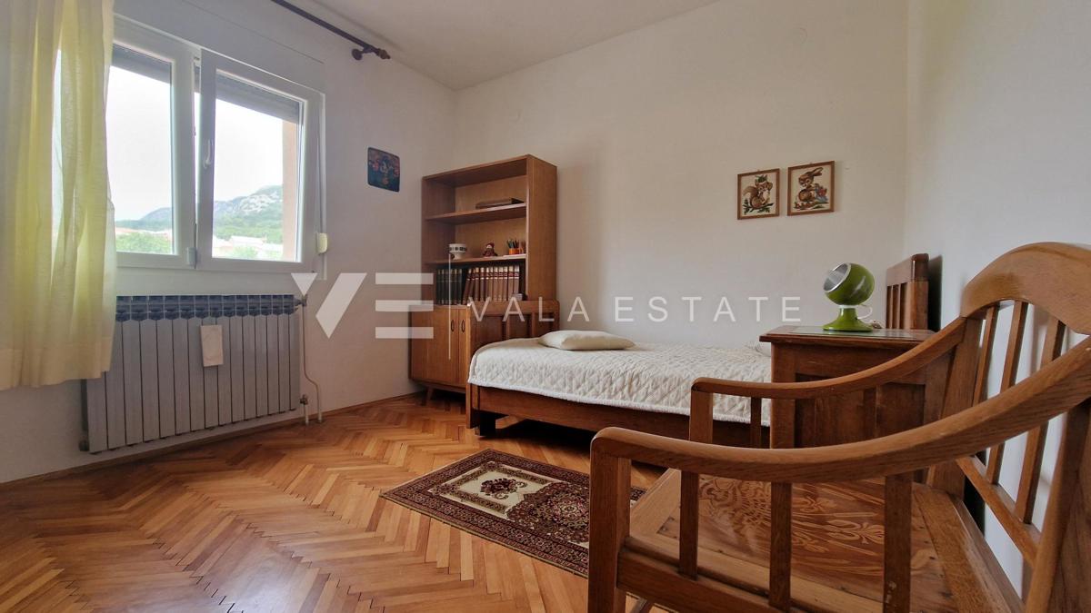 CASA INDIPENDENTE CON DUE UNITA' RESIDENZIALI SEPARATE E AMPIO GIARDINO