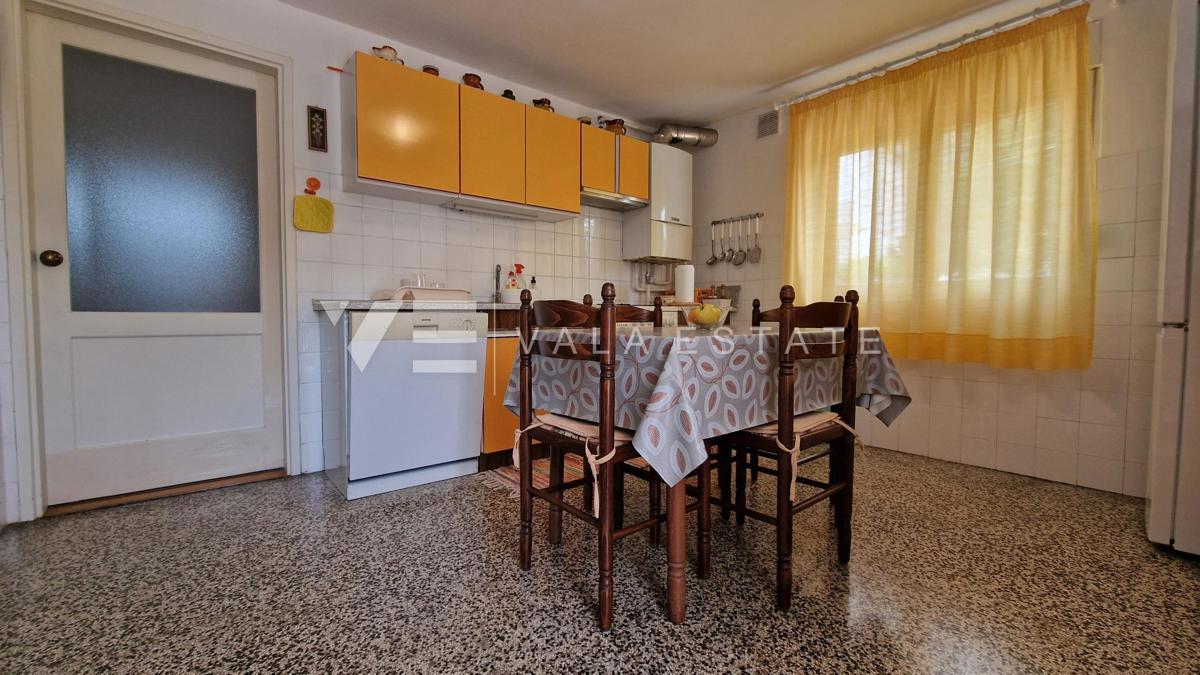 CASA INDIPENDENTE CON DUE UNITA' RESIDENZIALI SEPARATE E AMPIO GIARDINO