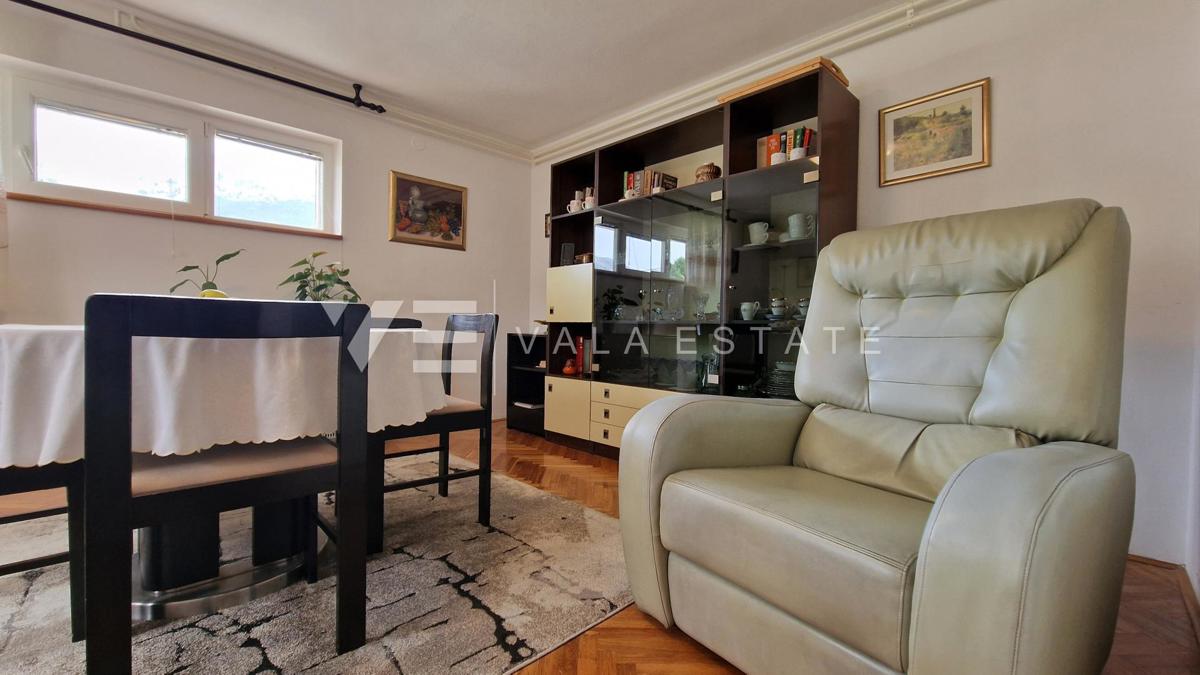 CASA INDIPENDENTE CON DUE UNITA' RESIDENZIALI SEPARATE E AMPIO GIARDINO