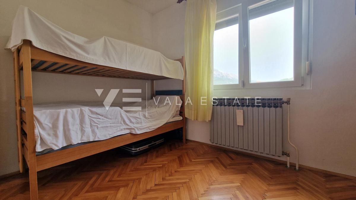 CASA INDIPENDENTE CON DUE UNITA' RESIDENZIALI SEPARATE E AMPIO GIARDINO
