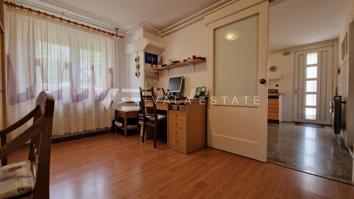CASA INDIPENDENTE CON DUE UNITA' RESIDENZIALI SEPARATE E AMPIO GIARDINO