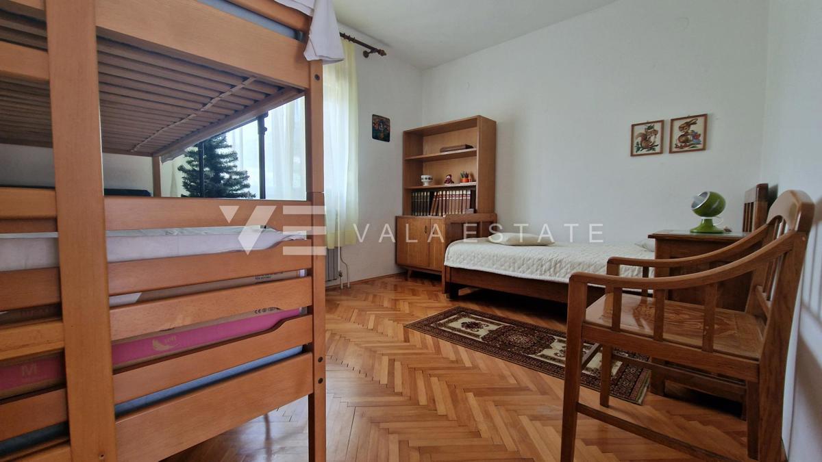 CASA INDIPENDENTE CON DUE UNITA' RESIDENZIALI SEPARATE E AMPIO GIARDINO