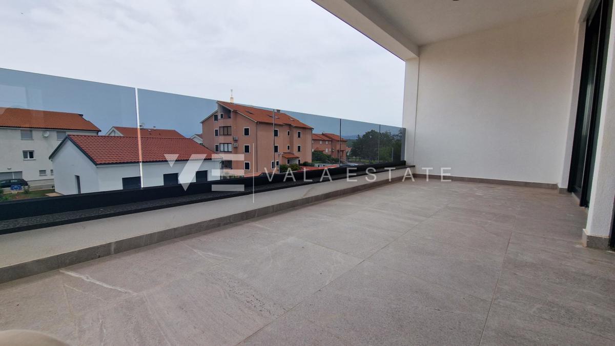 NUOVA CASA BIFAMILIARE CON PISCINA VICINO AL MARE