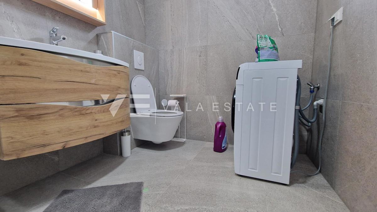 NUOVA CASA BIFAMILIARE CON PISCINA VICINO AL MARE