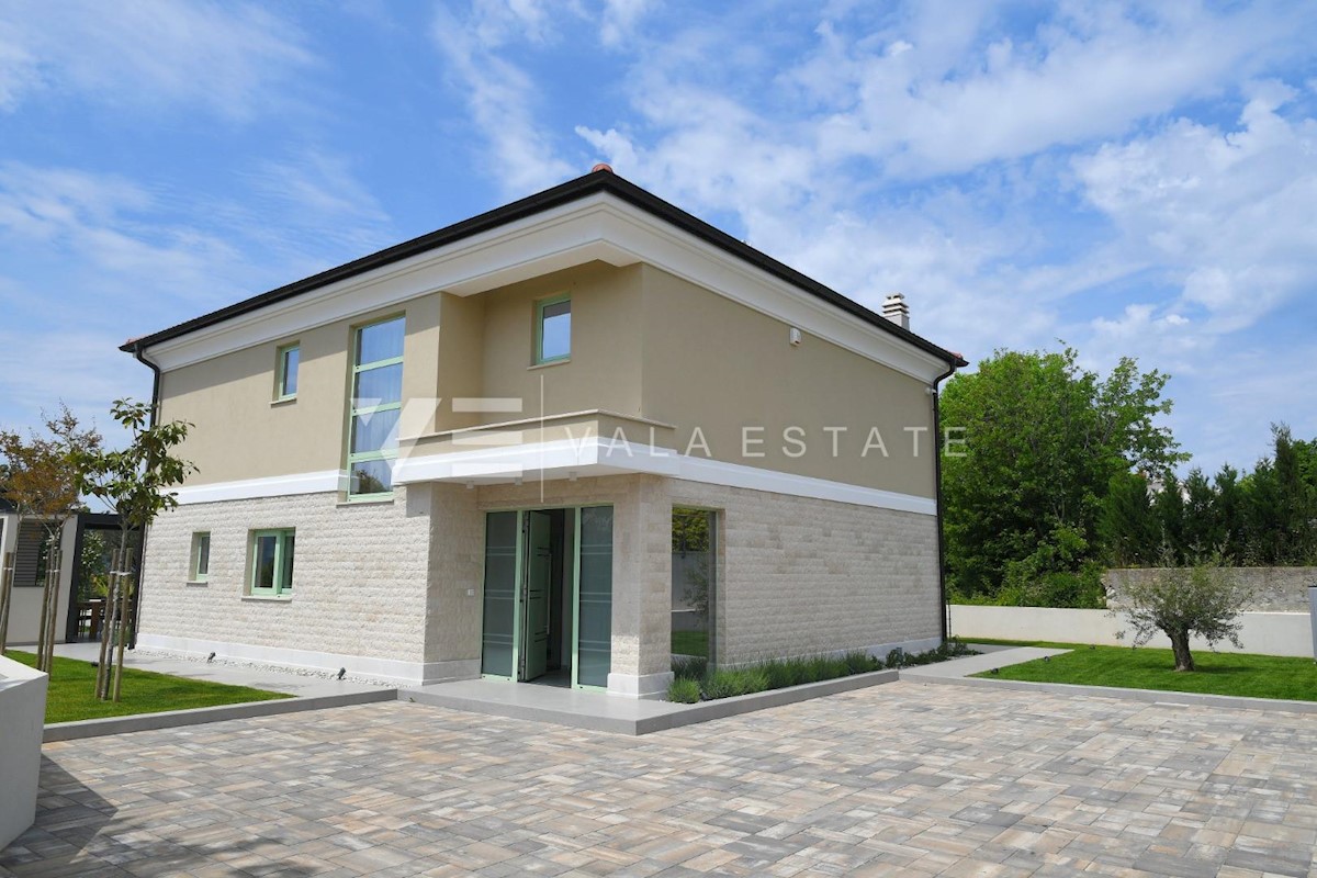 VILLA DI LUSSO CON PISCINA E VISTA MARE PANORAMICA