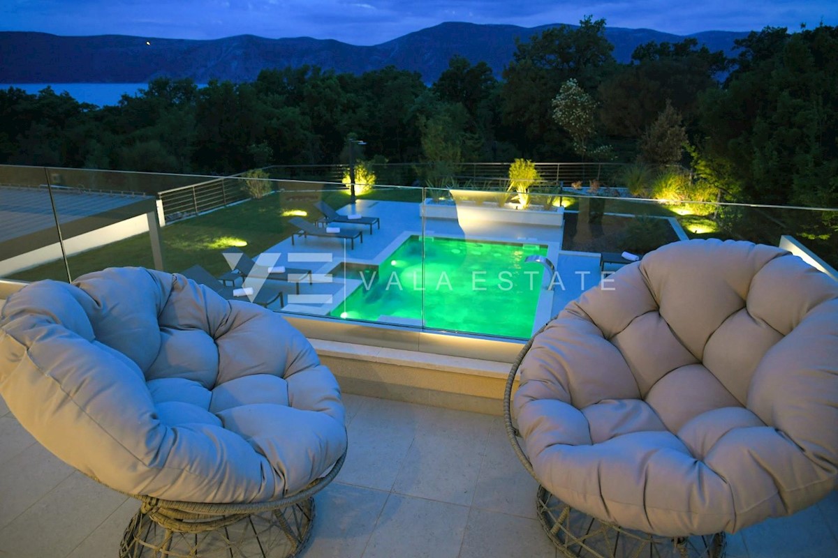 VILLA DI LUSSO CON PISCINA E VISTA MARE PANORAMICA