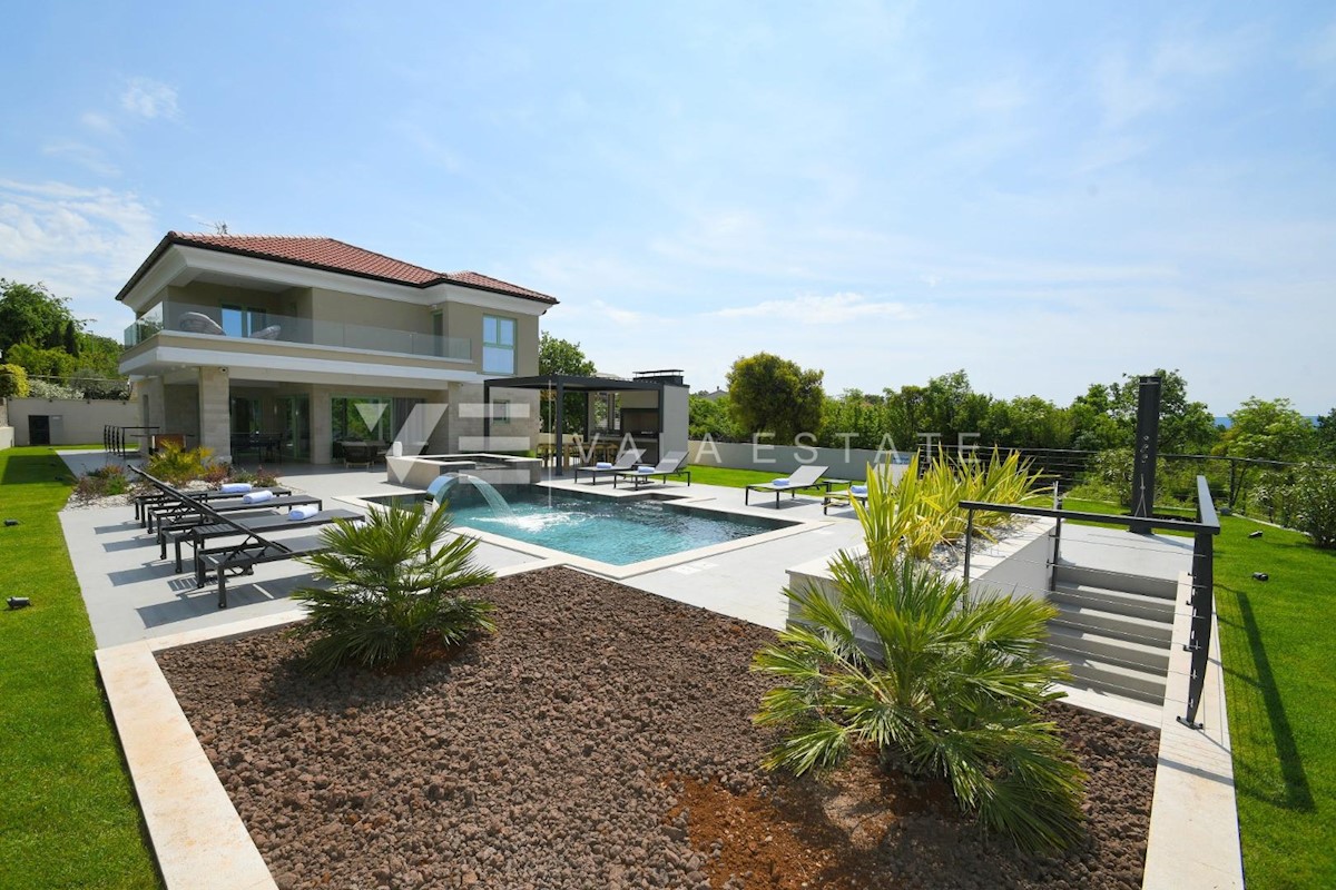 VILLA DI LUSSO CON PISCINA E VISTA MARE PANORAMICA