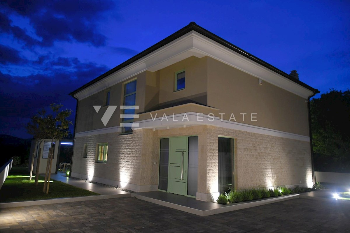 VILLA DI LUSSO CON PISCINA E VISTA MARE PANORAMICA