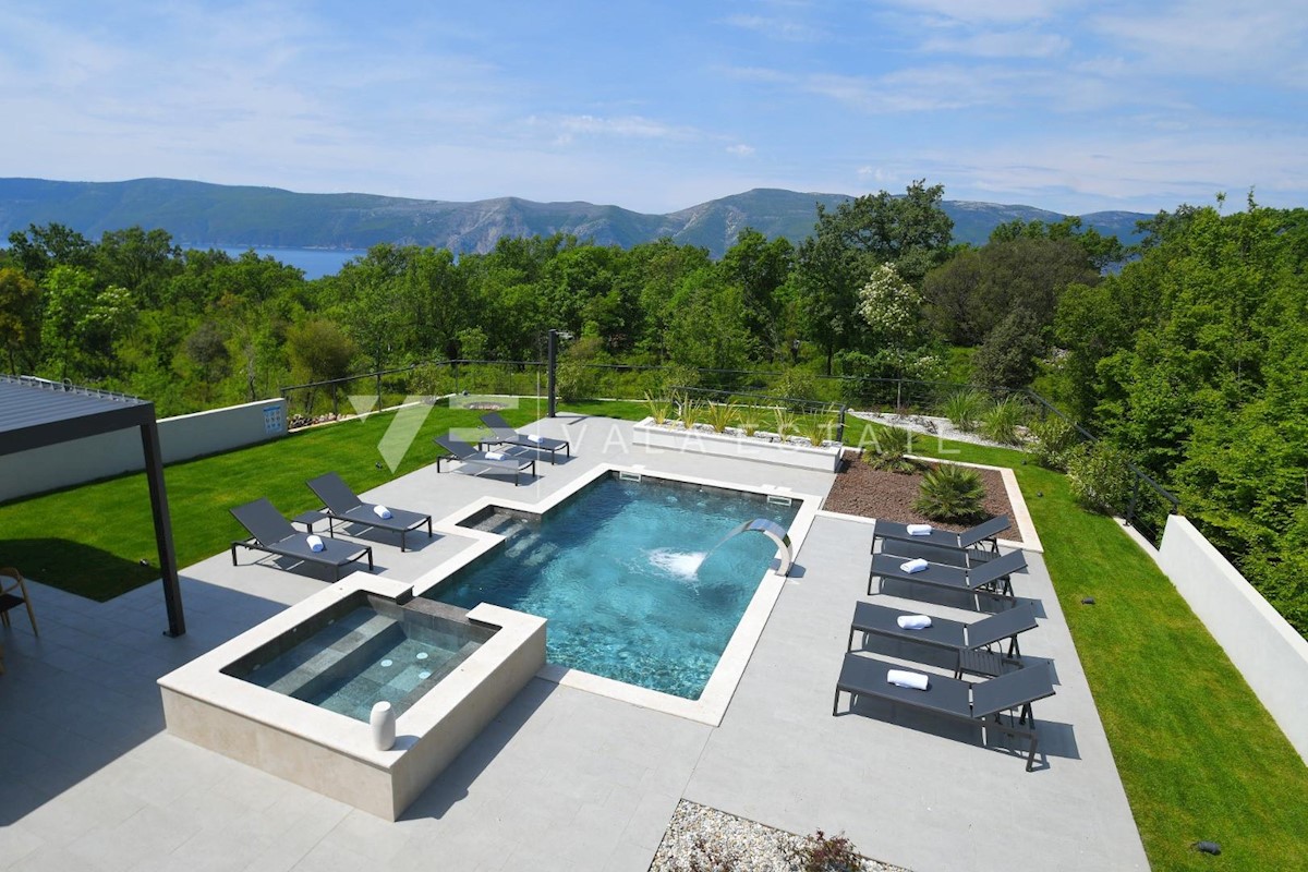 VILLA DI LUSSO CON PISCINA E VISTA MARE PANORAMICA