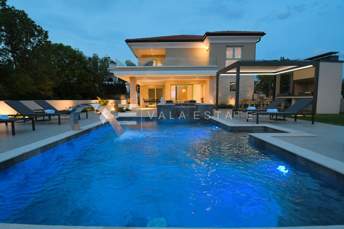 VILLA DI LUSSO CON PISCINA E VISTA MARE PANORAMICA