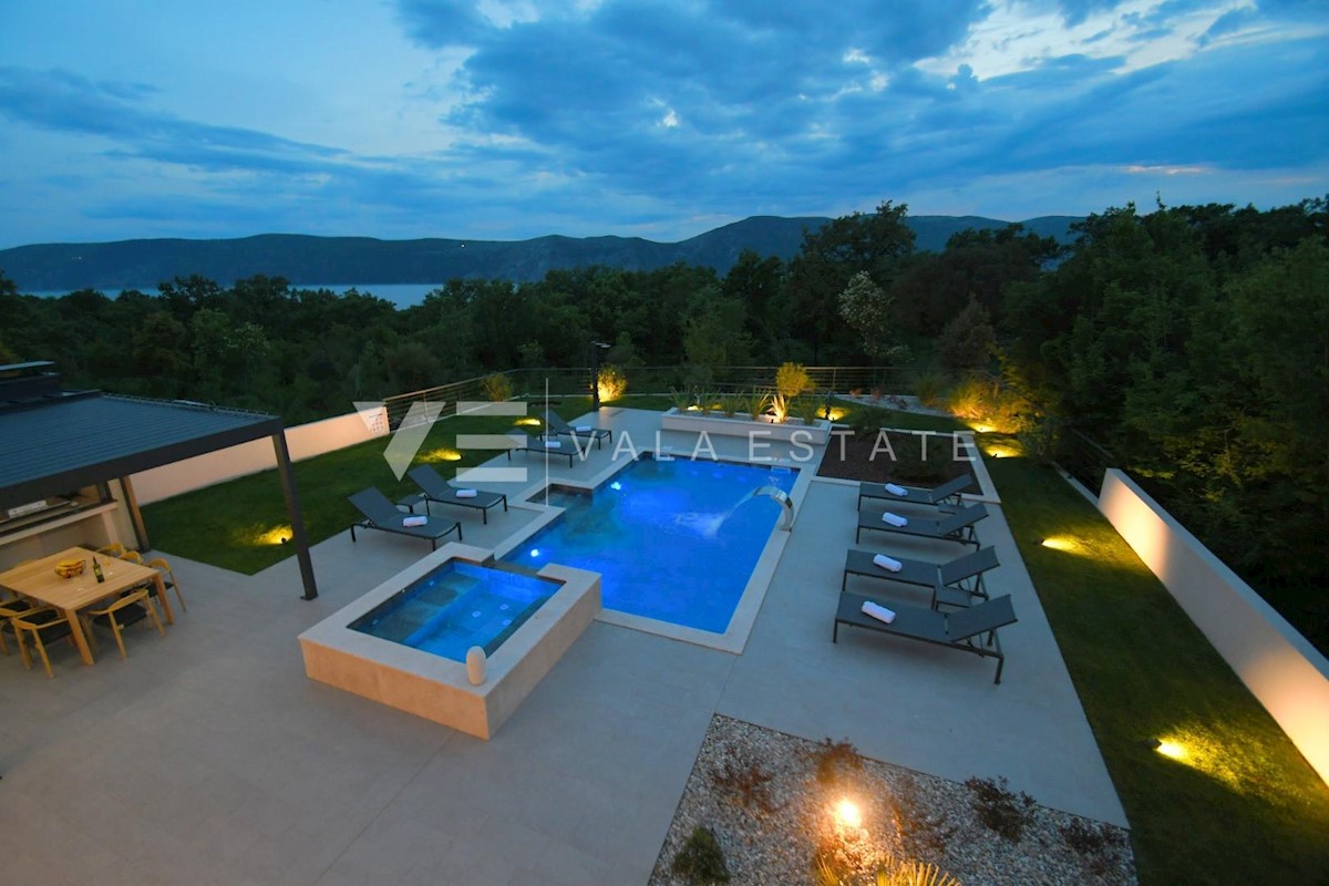 VILLA DI LUSSO CON PISCINA E VISTA MARE PANORAMICA