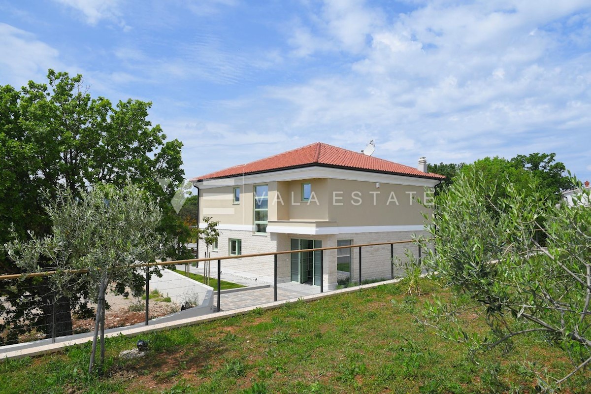 VILLA DI LUSSO CON PISCINA E VISTA MARE PANORAMICA