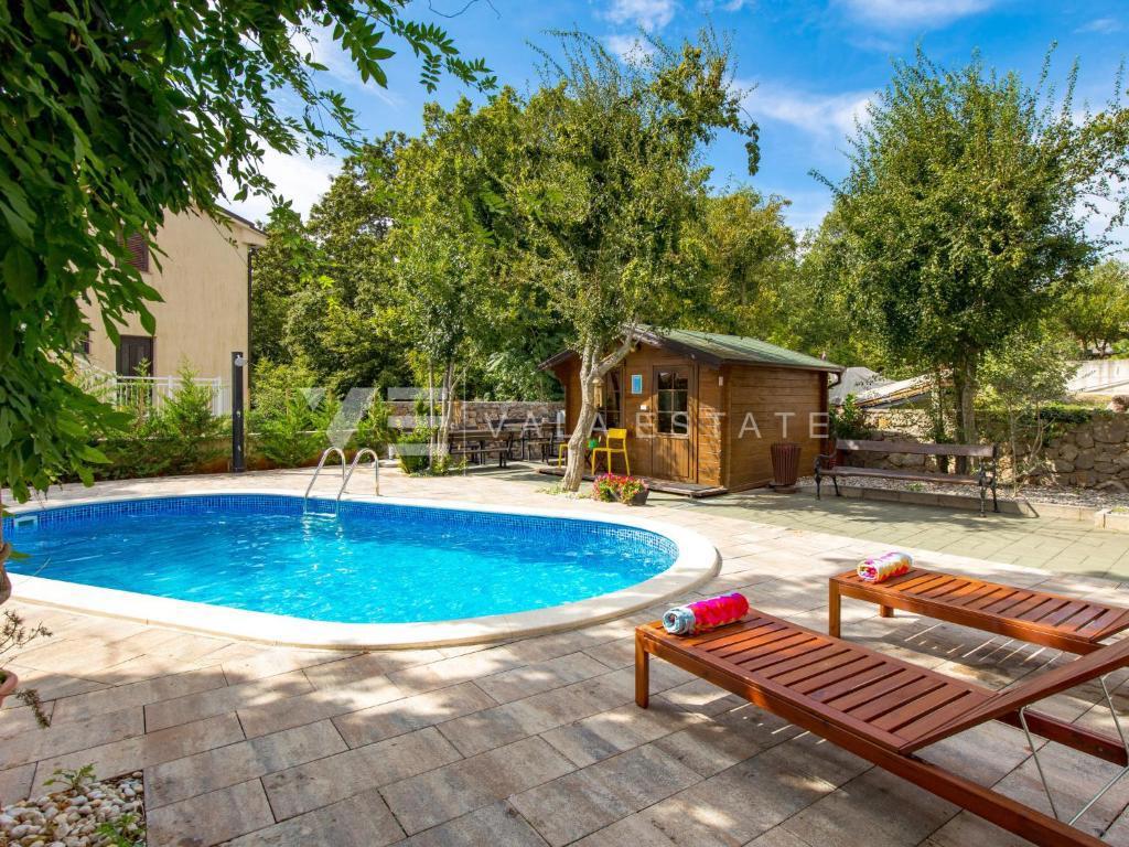 CASA INDIPENDENTE CON PISCINA IN POSIZIONE TRANQUILLA