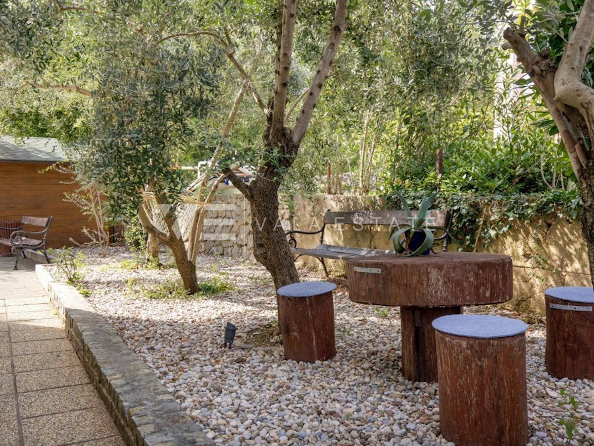 CASA INDIPENDENTE CON PISCINA IN POSIZIONE TRANQUILLA