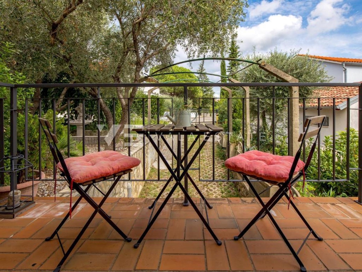 CASA INDIPENDENTE CON PISCINA IN POSIZIONE TRANQUILLA