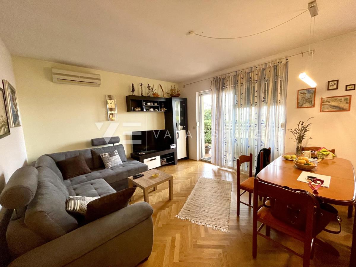 APPARTAMENTO AL PIANO TERRA VICINO ALLA SPIAGGIA CON GIARDINO PRIVATO