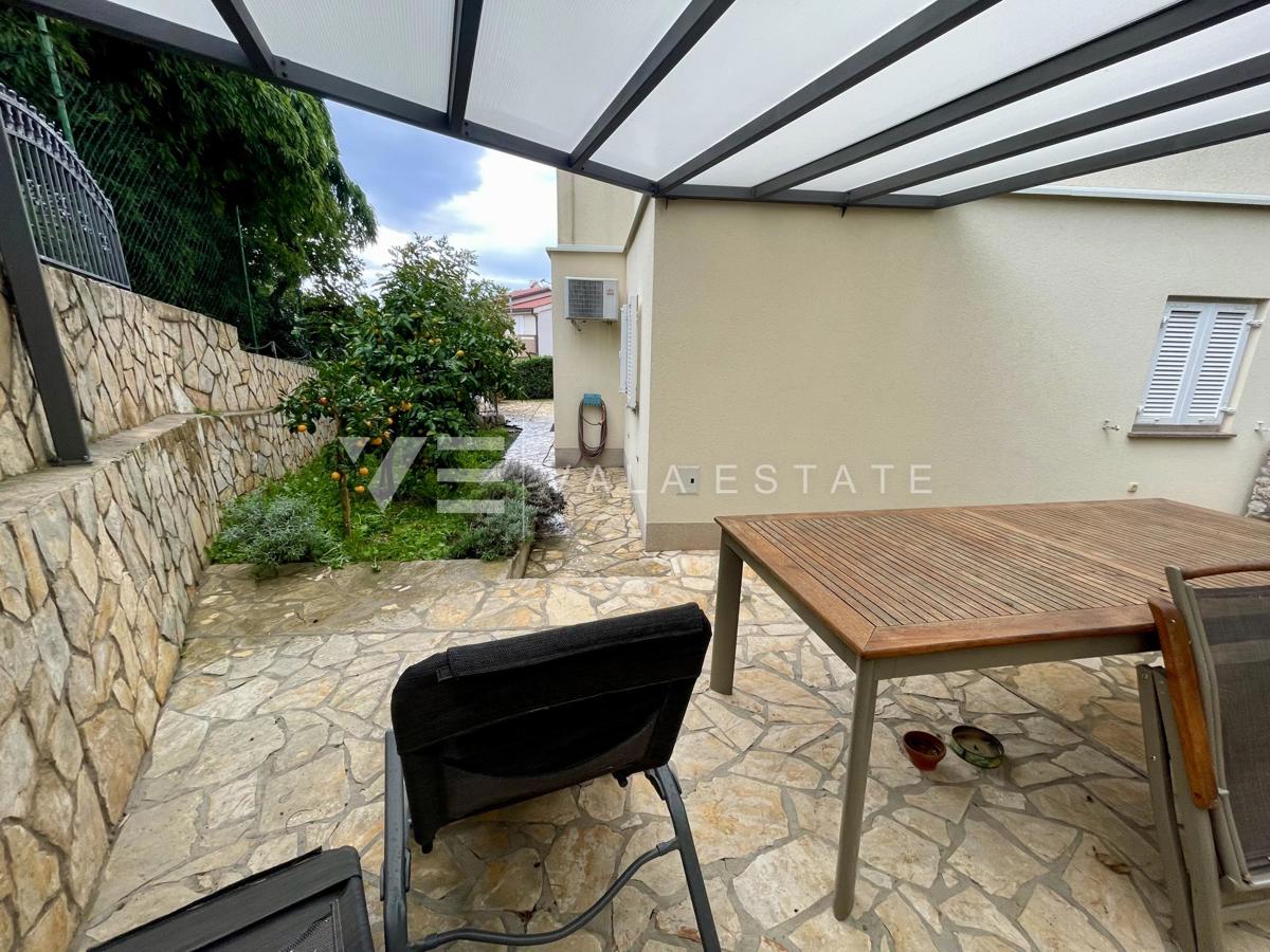APPARTAMENTO AL PIANO TERRA VICINO ALLA SPIAGGIA CON GIARDINO PRIVATO