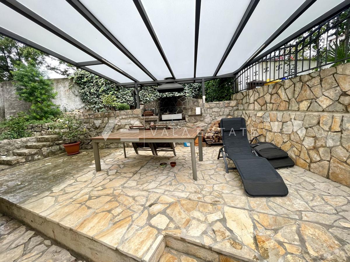APPARTAMENTO AL PIANO TERRA VICINO ALLA SPIAGGIA CON GIARDINO PRIVATO