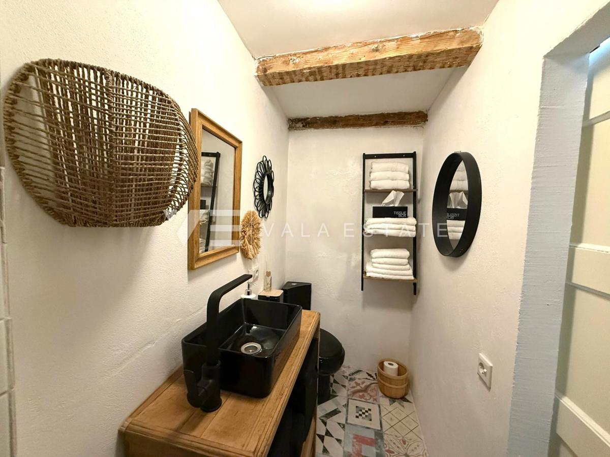 CASA IN PIETRA RISTRUTTURATA NEL CENTRO STORICO