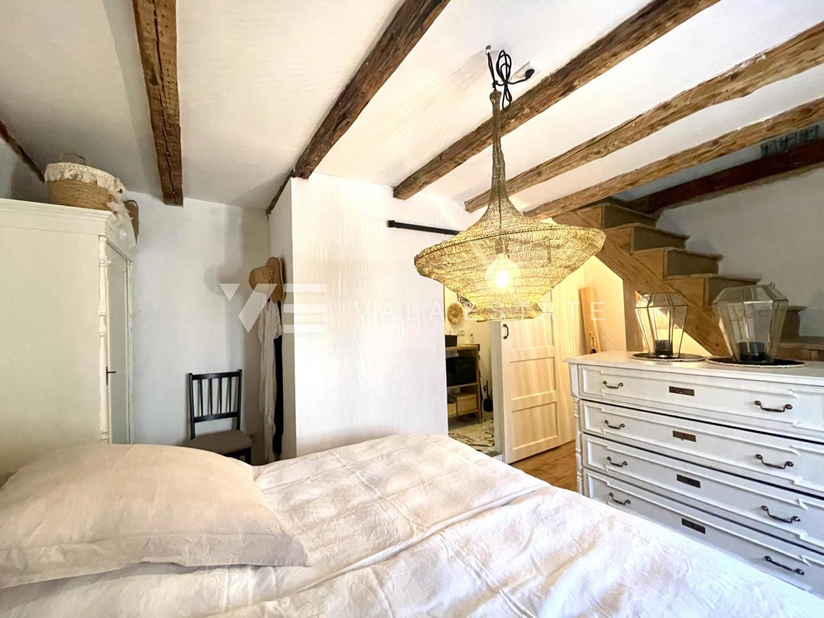 CASA IN PIETRA RISTRUTTURATA NEL CENTRO STORICO