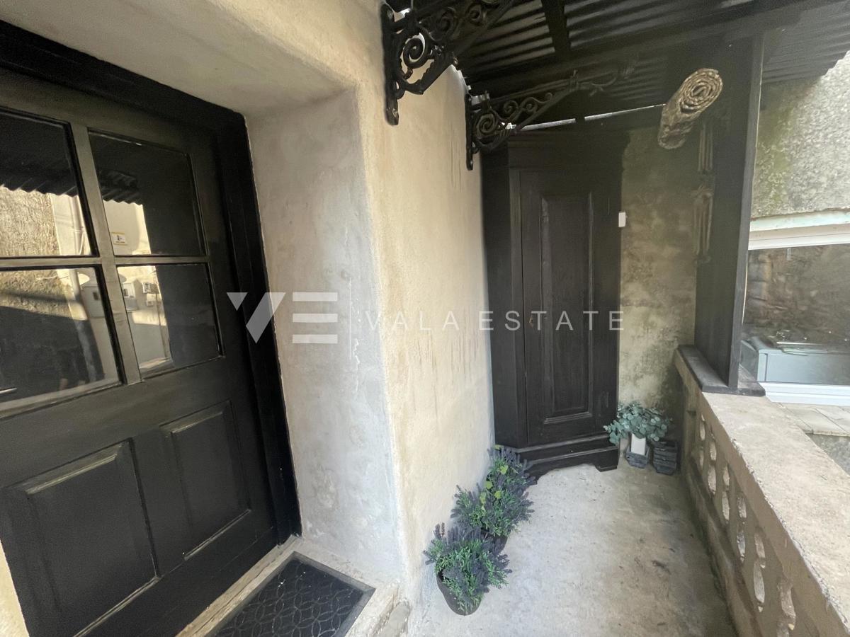 CASA IN PIETRA RISTRUTTURATA NEL CENTRO STORICO