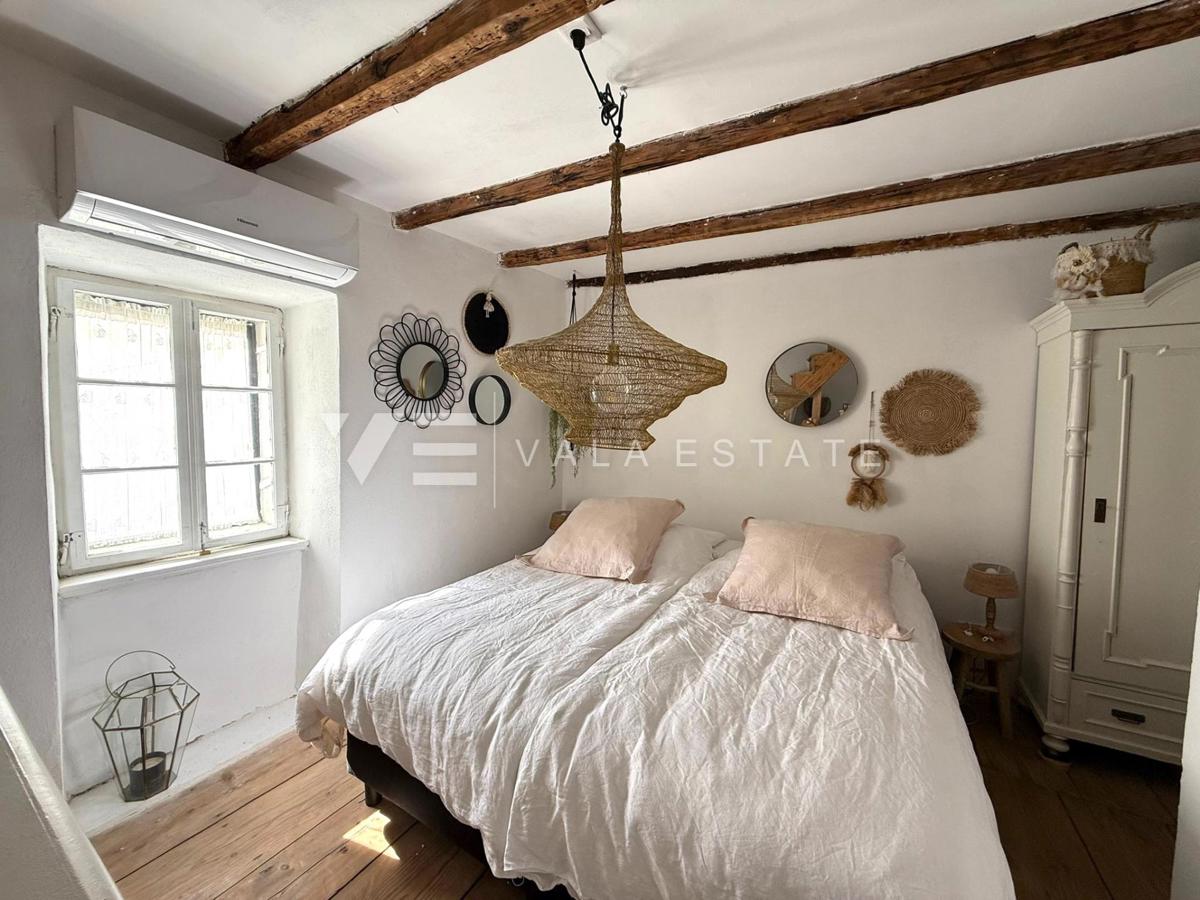 CASA IN PIETRA RISTRUTTURATA NEL CENTRO STORICO