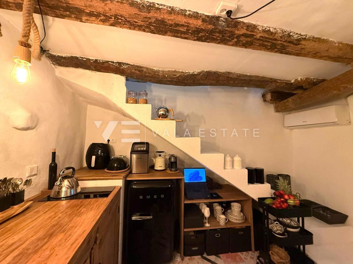 CASA IN PIETRA RISTRUTTURATA NEL CENTRO STORICO