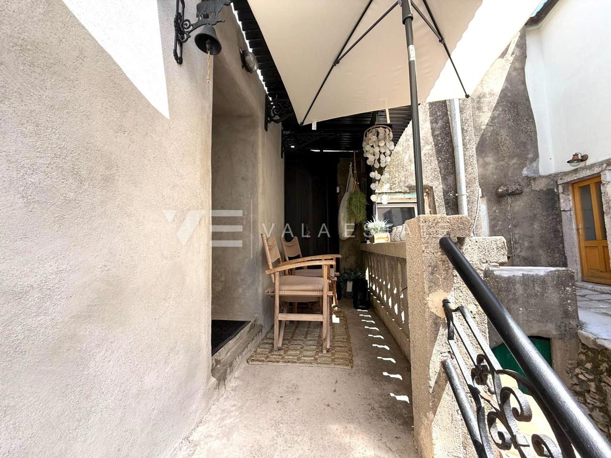 CASA IN PIETRA RISTRUTTURATA NEL CENTRO STORICO