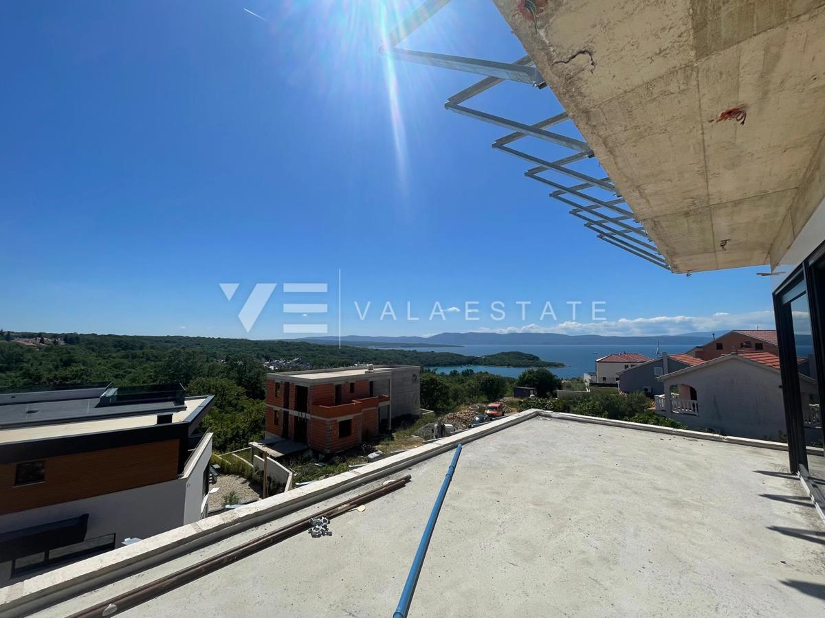 APPARTAMENTO SU DUE PIANI IN NUOVO EDIFICIO CON PISCINA E VISTA MARE
