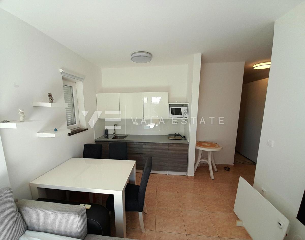 APPARTAMENTO CON VISTA MARE E GIARDINO VICINO ALLA SPIAGGIA