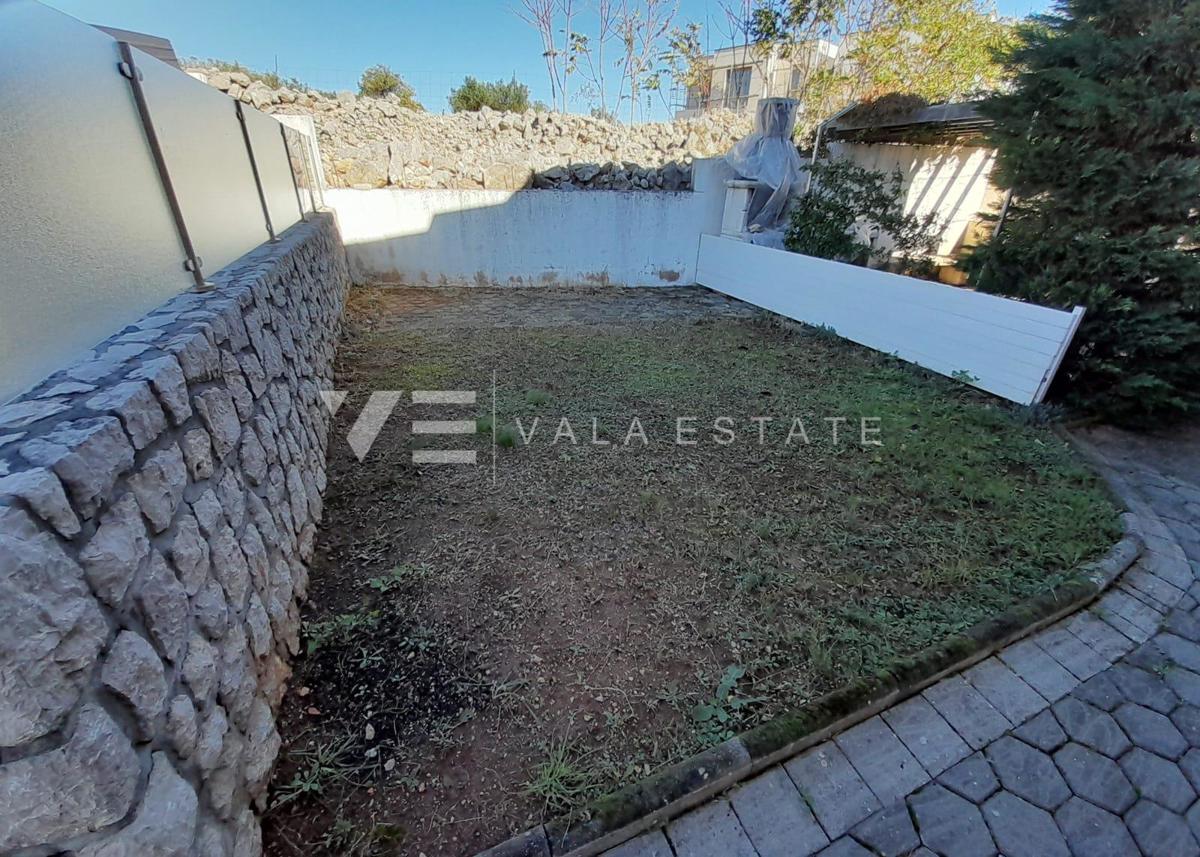 APPARTAMENTO CON VISTA MARE E GIARDINO VICINO ALLA SPIAGGIA