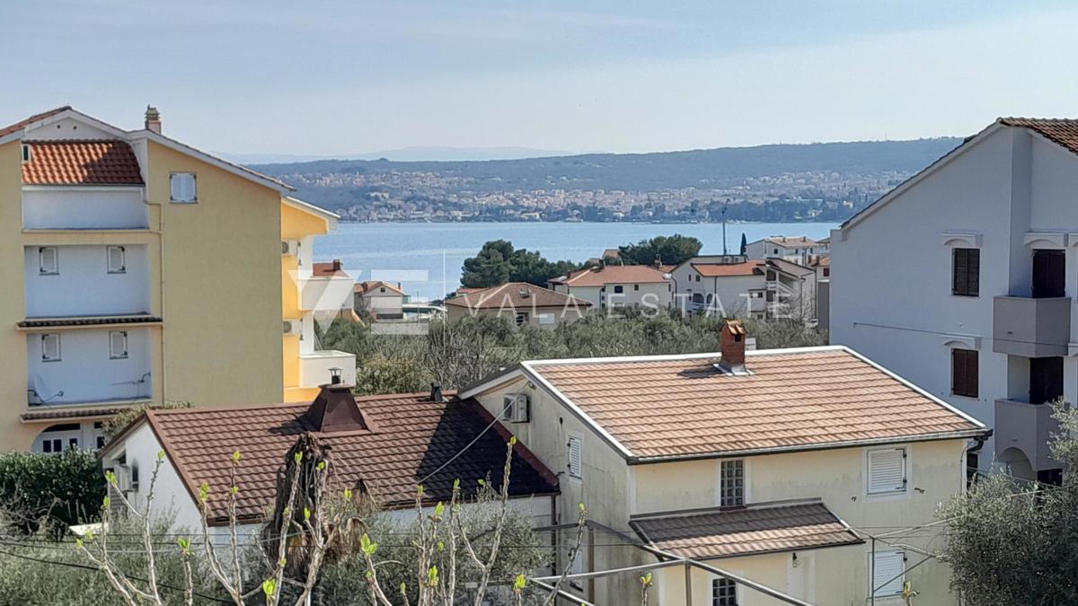 APPARTAMENTO SU DUE PIANI CON VISTA MARE