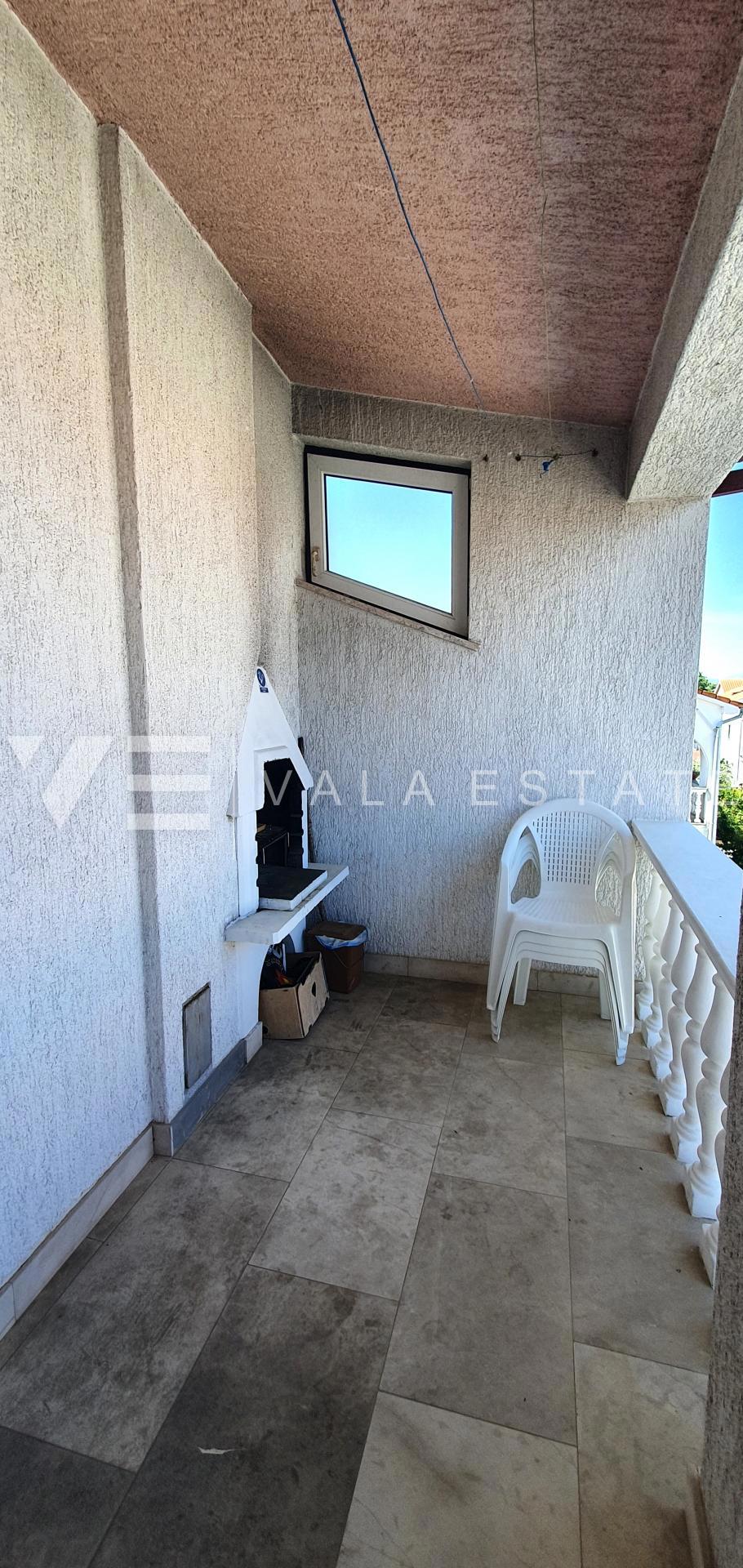 APPARTAMENTO ATTICO CON VISTA MARE APERTA
