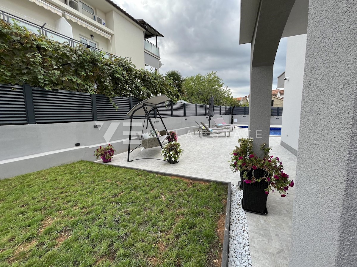 CASA INDIPENDENTE CON PISCINA E VISTA MARE