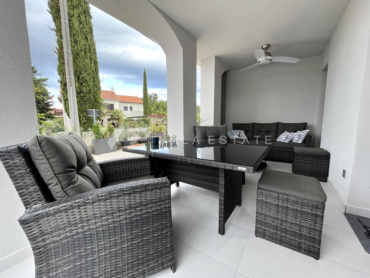 CASA INDIPENDENTE CON PISCINA E VISTA MARE