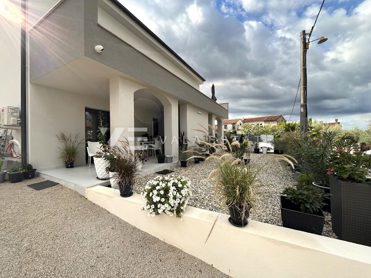 CASA INDIPENDENTE CON PISCINA E VISTA MARE