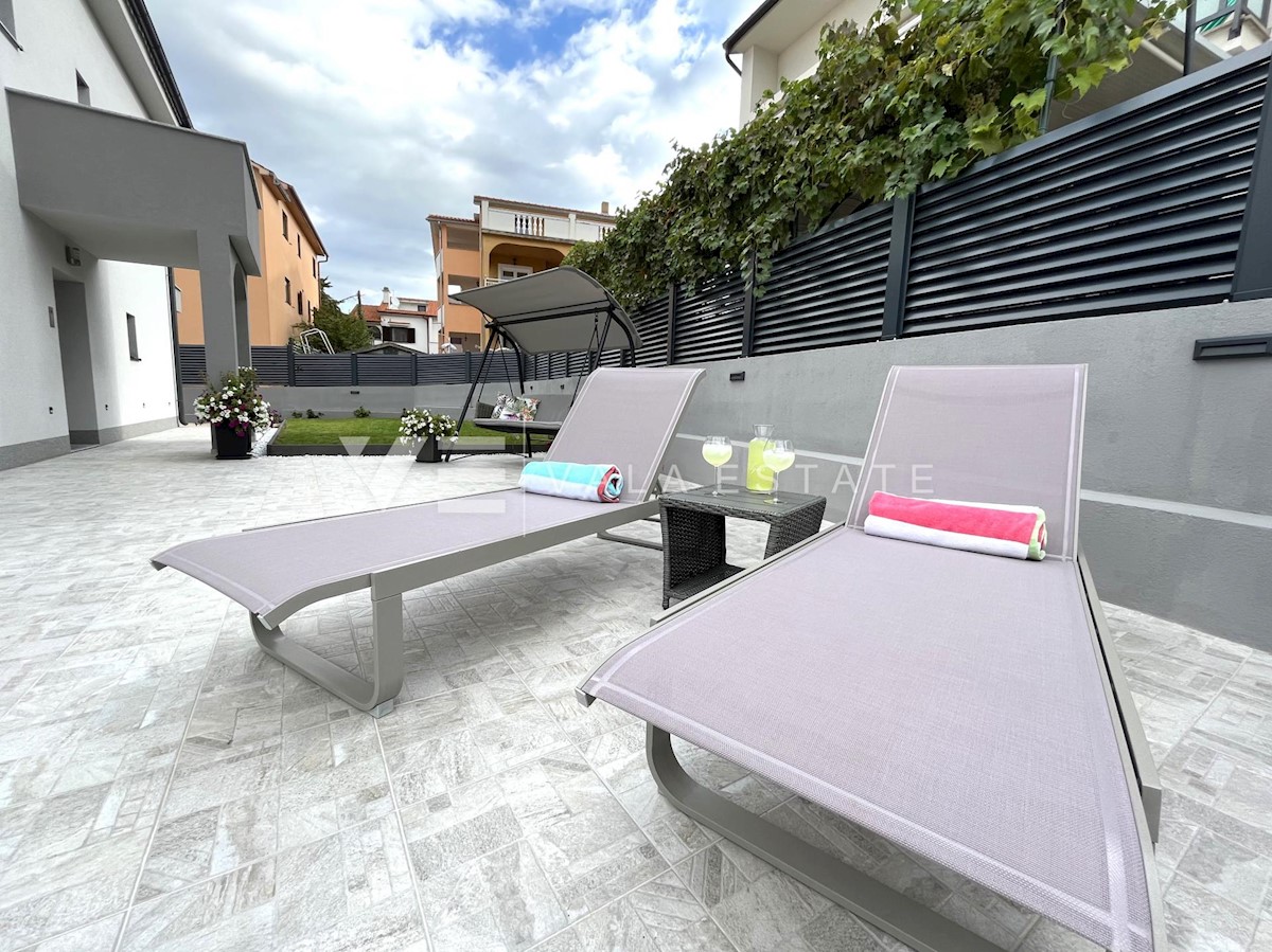 CASA INDIPENDENTE CON PISCINA E VISTA MARE