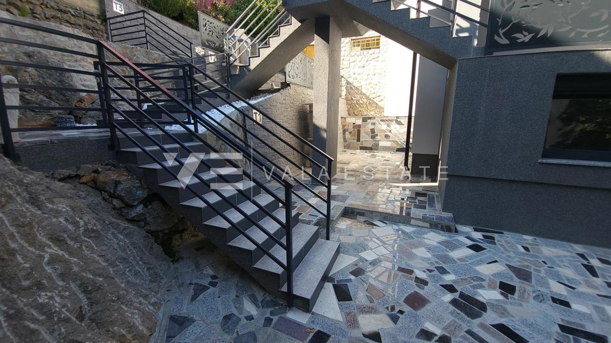 NUOVO APPARTAMENTO SU DUE PIANI CON VISTA MARE