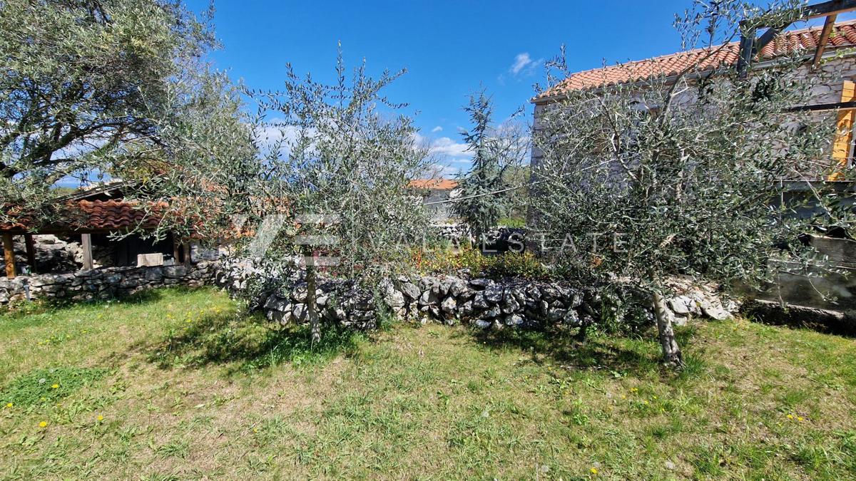 CASALE IN PIETRA RISTRUTTURATO CON VISTA MARE