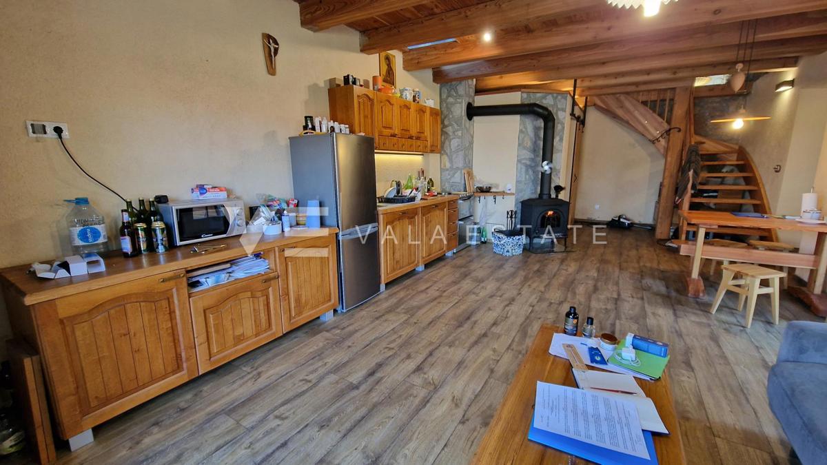 CASALE IN PIETRA RISTRUTTURATO CON VISTA MARE