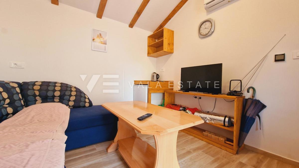 CASALE IN PIETRA RISTRUTTURATO IN POSIZIONE TRANQUILLA