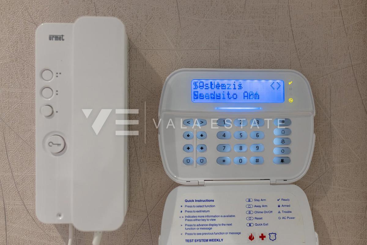 APPARTAMENTO DI LUSSO CON PISCINA VICINO DELLA SPIAGGIA