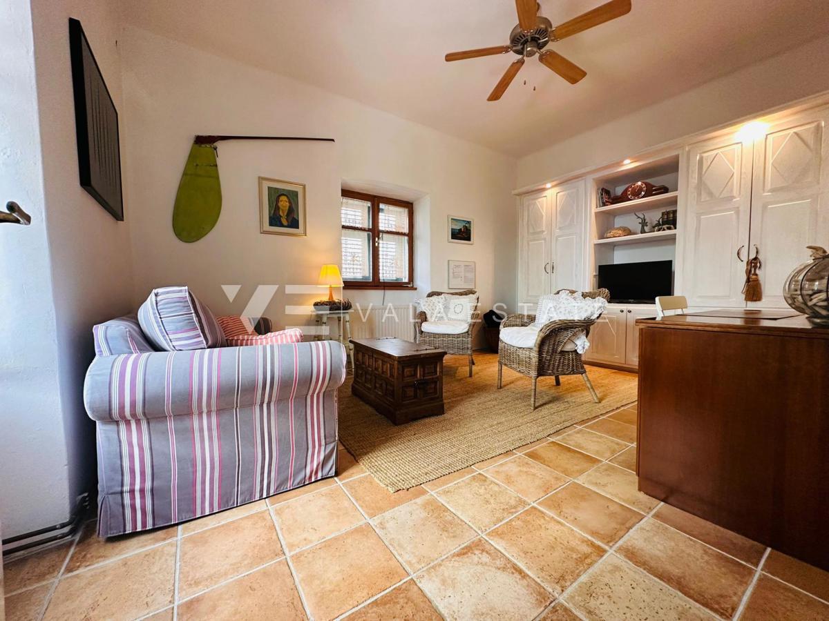 CASA IN PIETRA RISTRUTTURATA IN PRIMA FILA AL MARE E ALLA SPIAGGIA